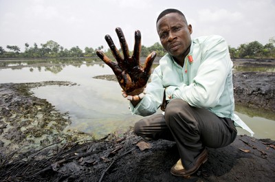Inquinamento del Delta del Niger provocato dagli impianti Shell, Photo Marten van Dijl, Milieudefensie (Friends of the Earth Netherlands)